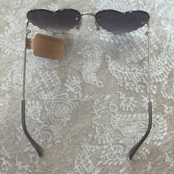 Brand New Frye & Co Heart Shape Sunglasses Beveled Gradient Lens 100% UV Protect main image 4